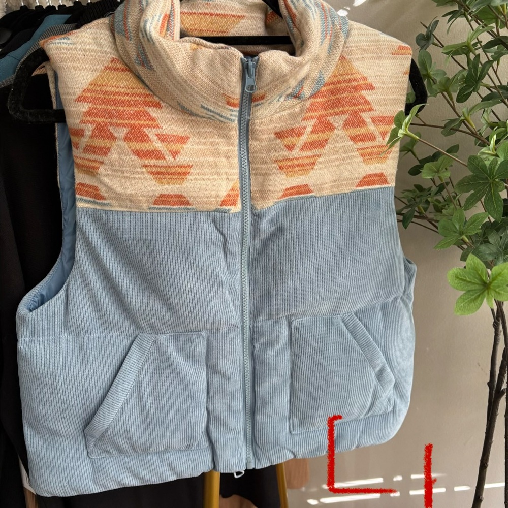 Very J Sky Blue and Beige Vest nwt - Picture 10 of 13